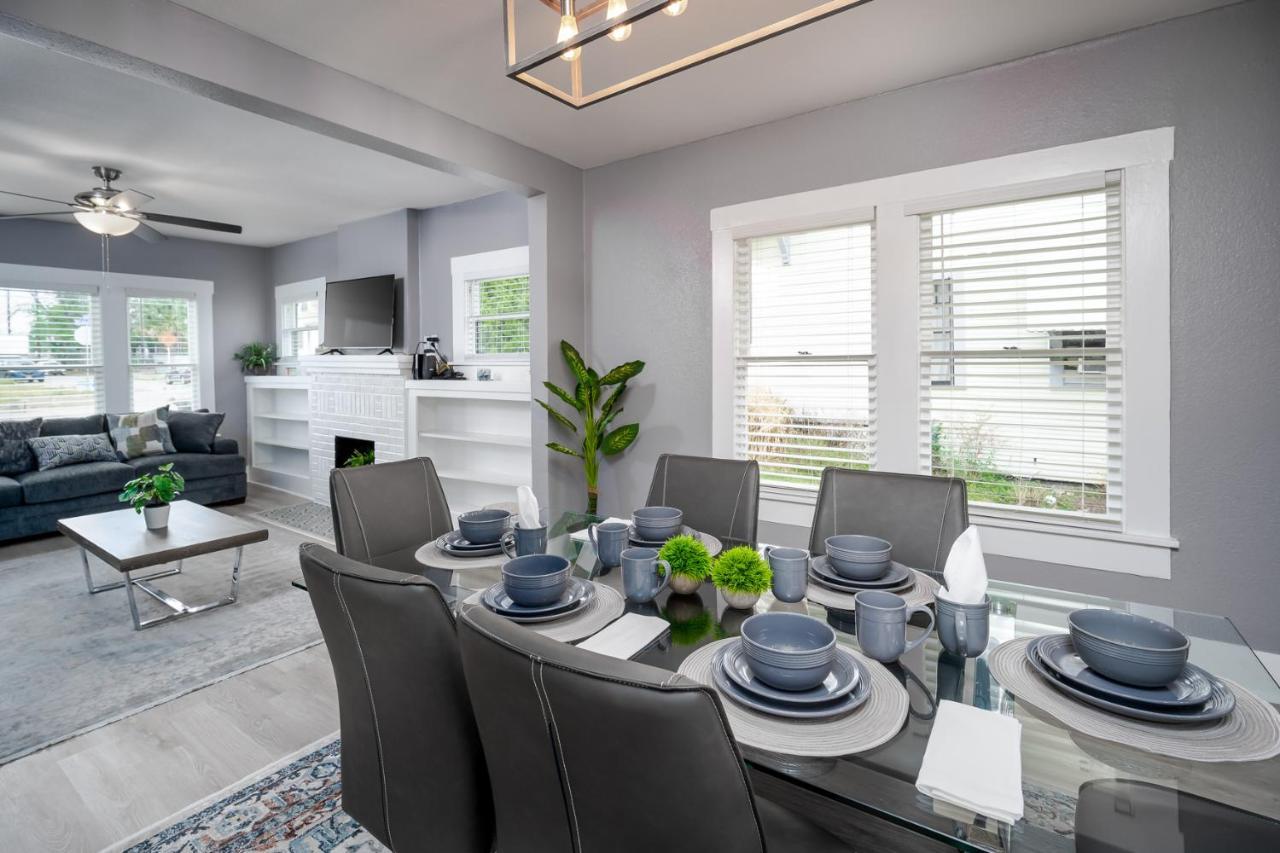 Spacious Home Near Downtown San Antonio Bagian luar foto