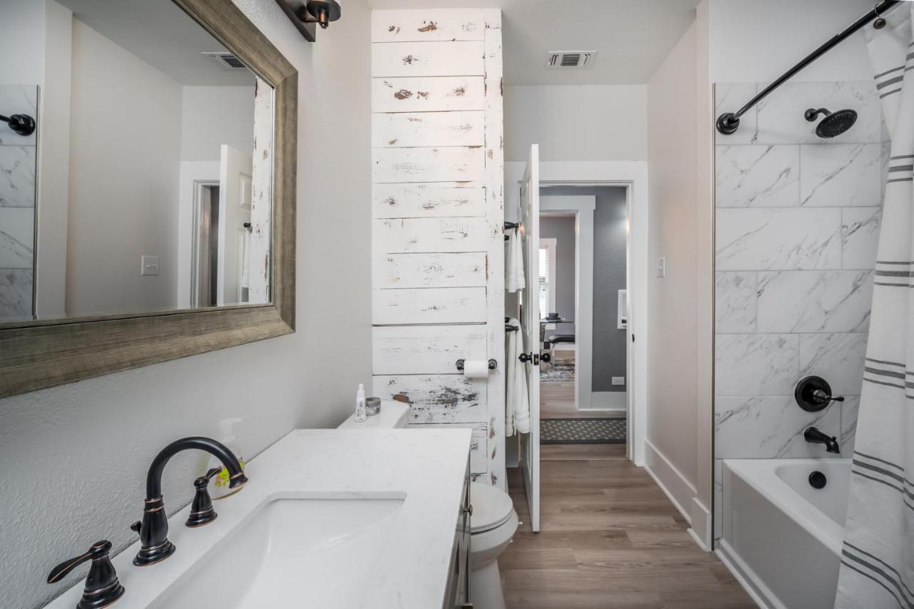 Spacious Home Near Downtown San Antonio Bagian luar foto