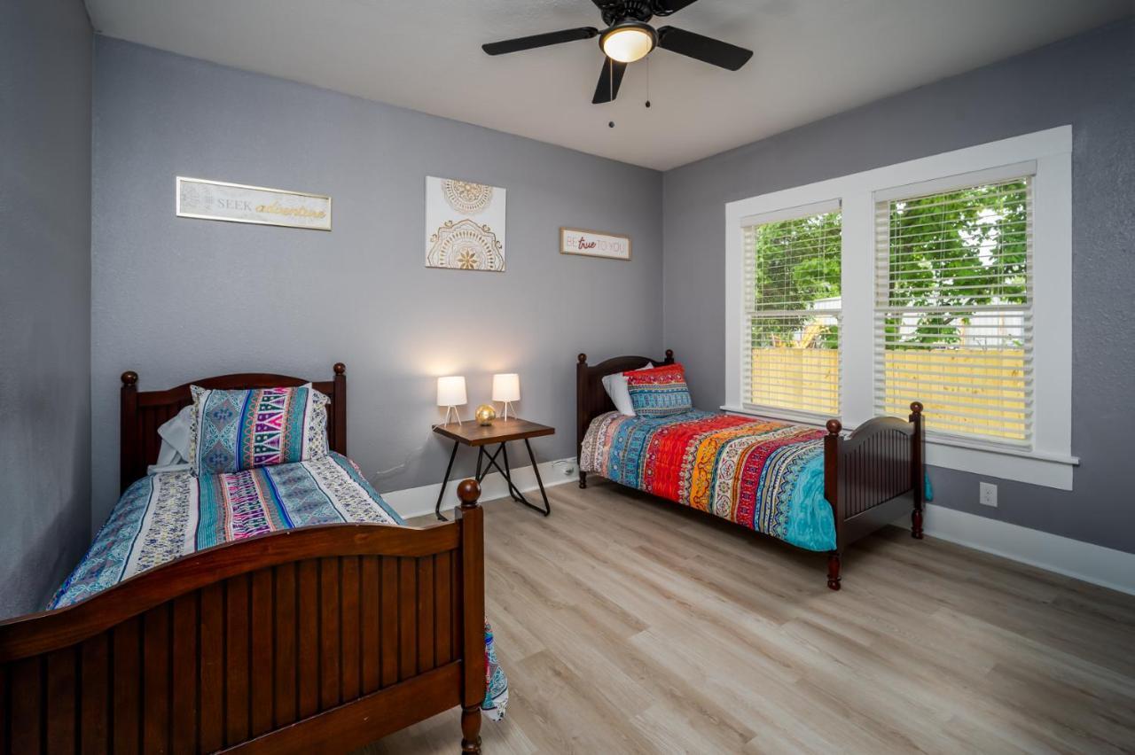 Spacious Home Near Downtown San Antonio Bagian luar foto